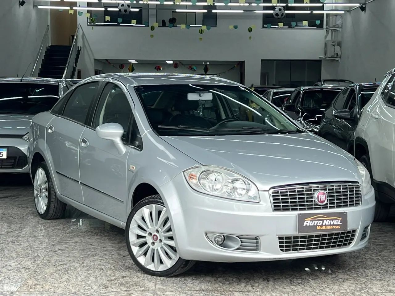 Fiat Linea Absolute 1.9/1.8 Flex Dualogic 4P 2010 - Foto 2
