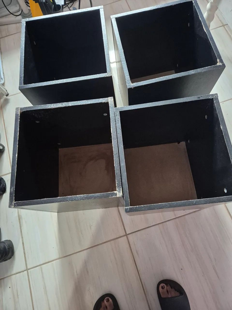 Vendo mesa com banquetas baú  - Foto 3