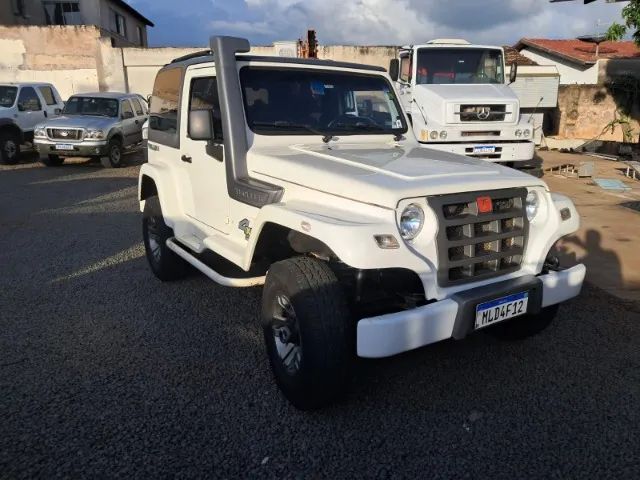 Troller T-4 2013