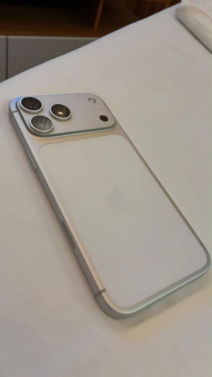 iPhone 17 Pro Max 256GB - 100% de bateria - 215 ciclos - EUA - Foto 3