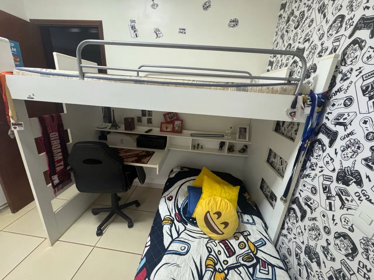 Triliche multifuncional com colchão ortopédico e mesa de estudo  - Foto 2