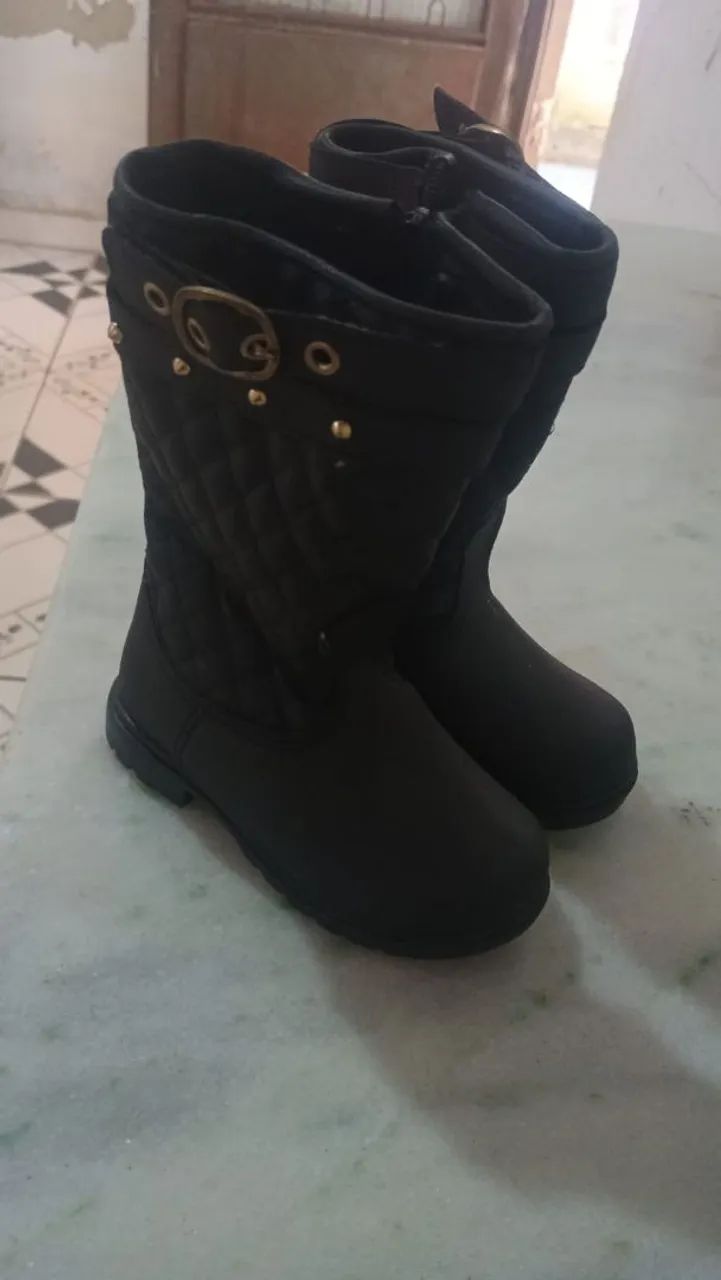 Botas femininas números 21 50 reais cada  - Foto 3