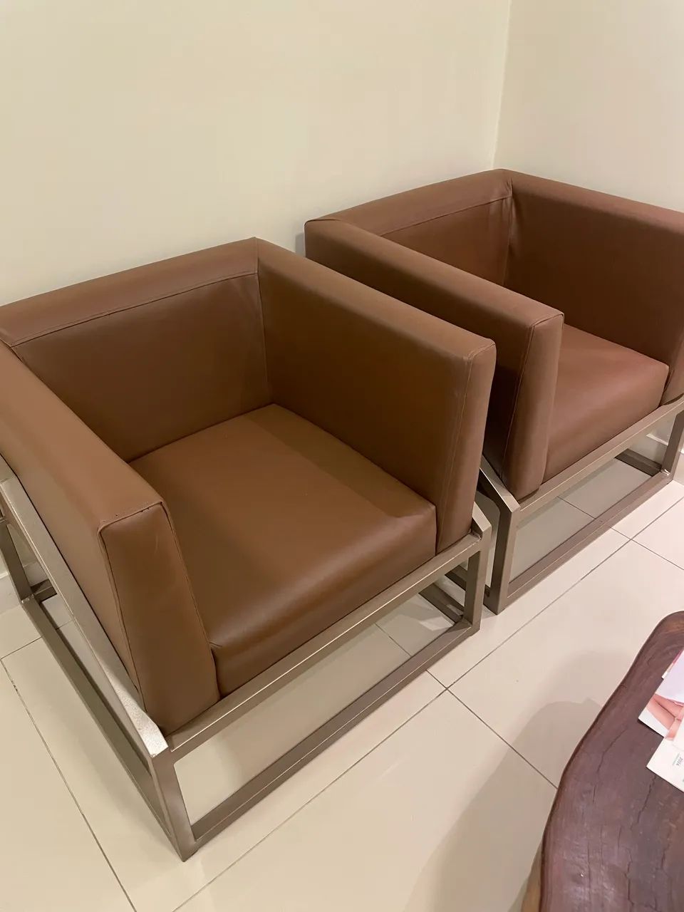 Poltronas em Metalon - Foto 2