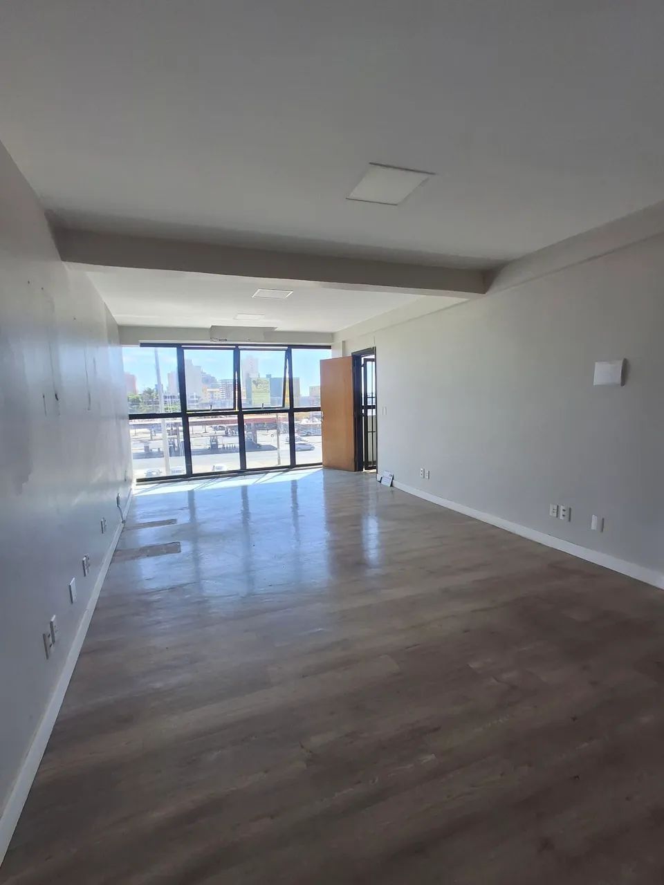 Sala comercial - Ceilândia Centro! Próximo a cartório e fórum  - Foto 3