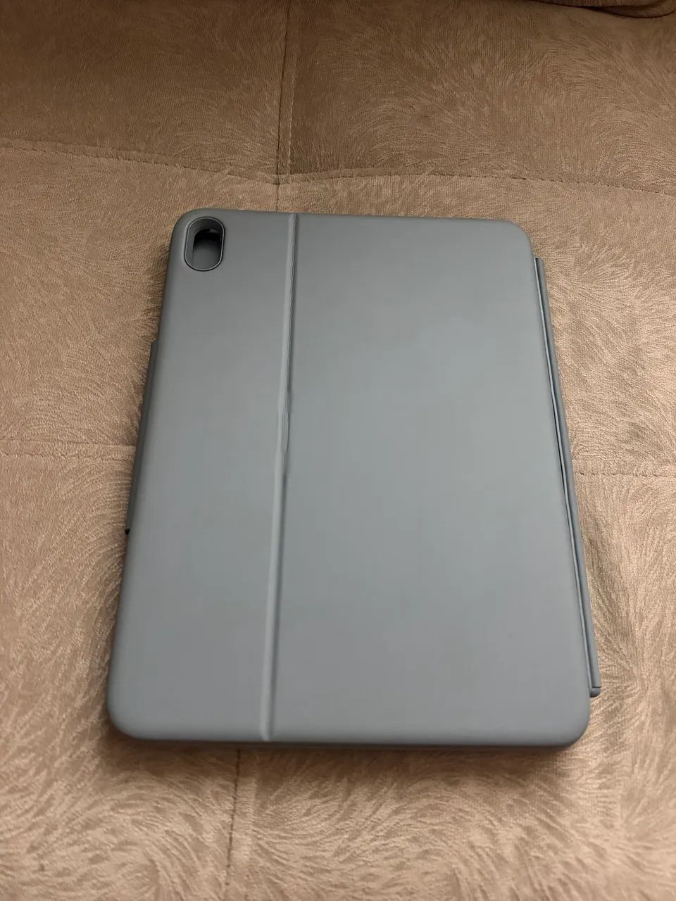 Capa com Teclado Logitech Rugged Folio ipad 10 - Foto 4