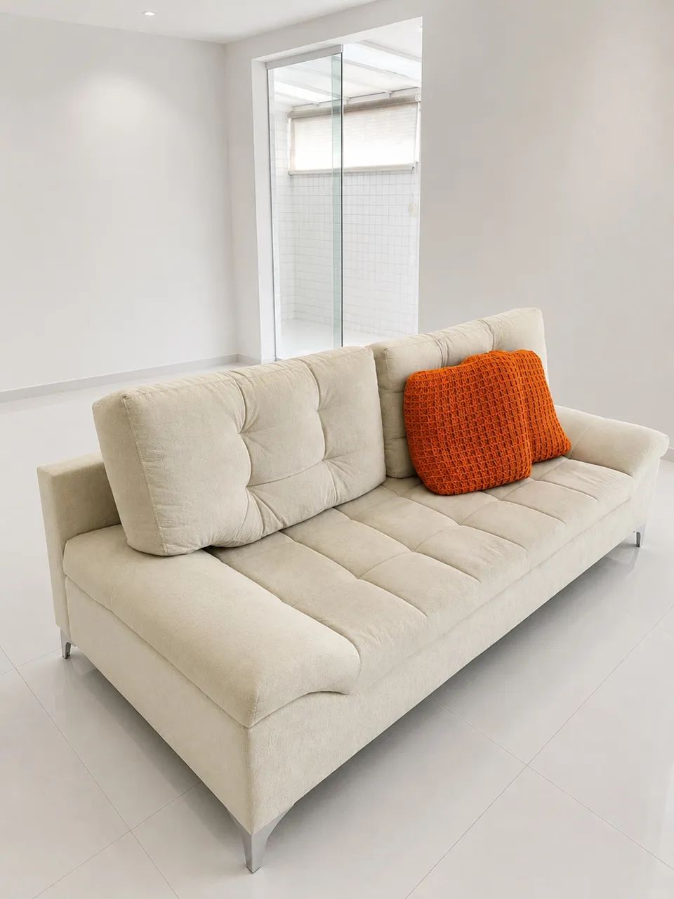 Jogo de sofá 3 e 2 lugares off white 