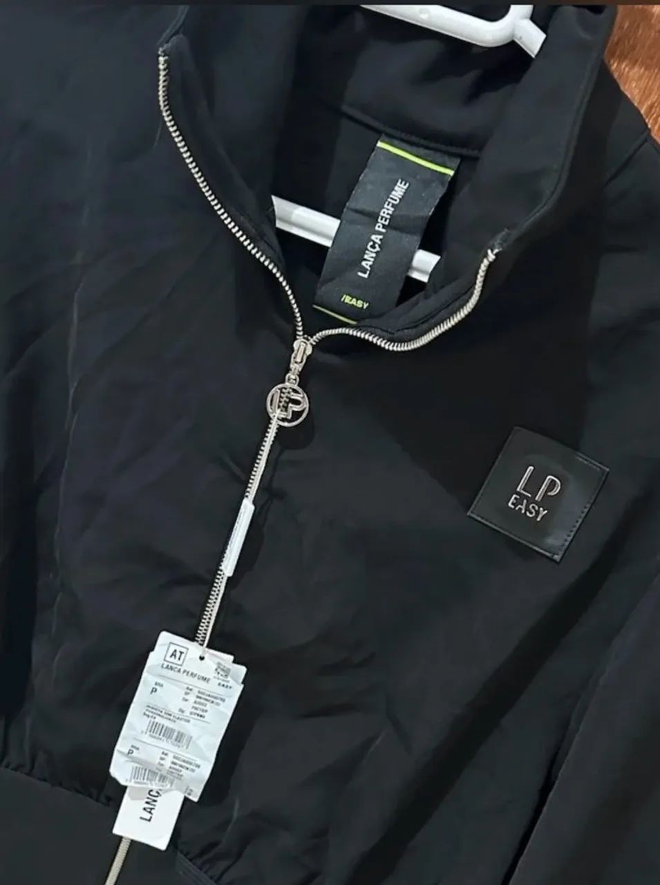 Jaqueta bomber lança perfume nova TAM P  - Foto 3