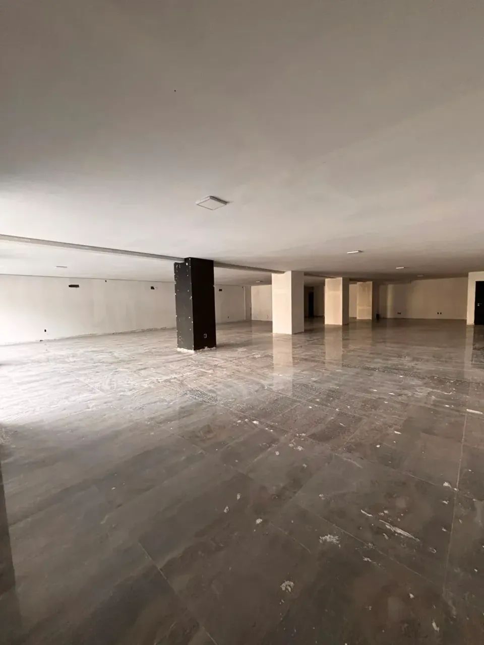 SALA COMERCIAL AMPLA COM 350M² COM POSSIBILIDADE DE AMPLIAR O ESPAÇO!!! - Foto 3