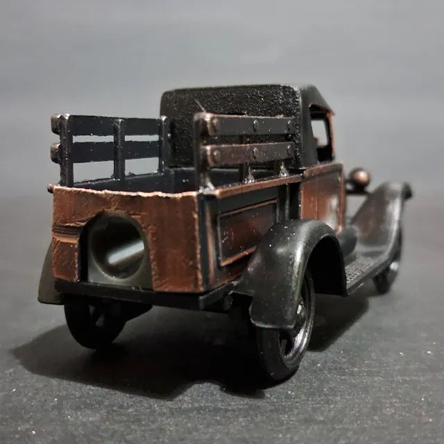 Apontador de mesa em formato de Caminhão Rural Ford 1915 Em Metal - Foto 5