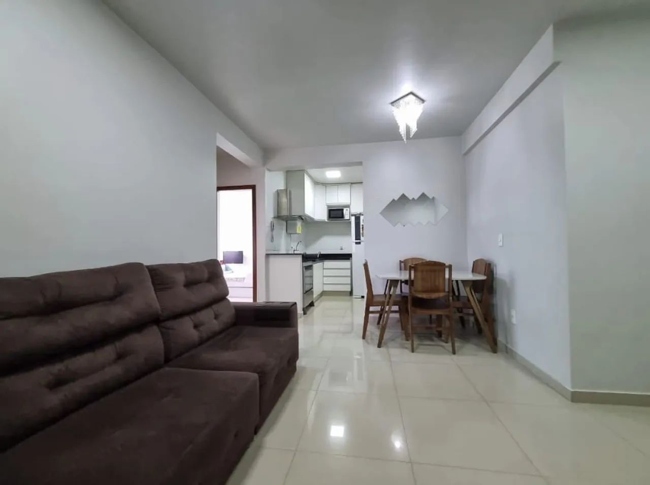Alugo excelente apartamento na Qe 40