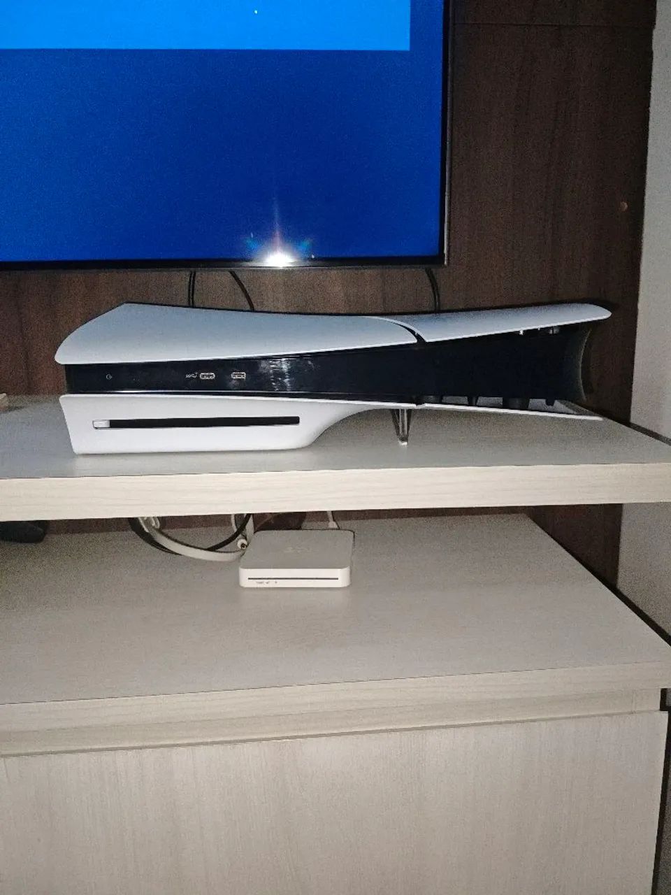 Ps5 1 terá byte com leitor+1 controle e cabos e 2 jogos 