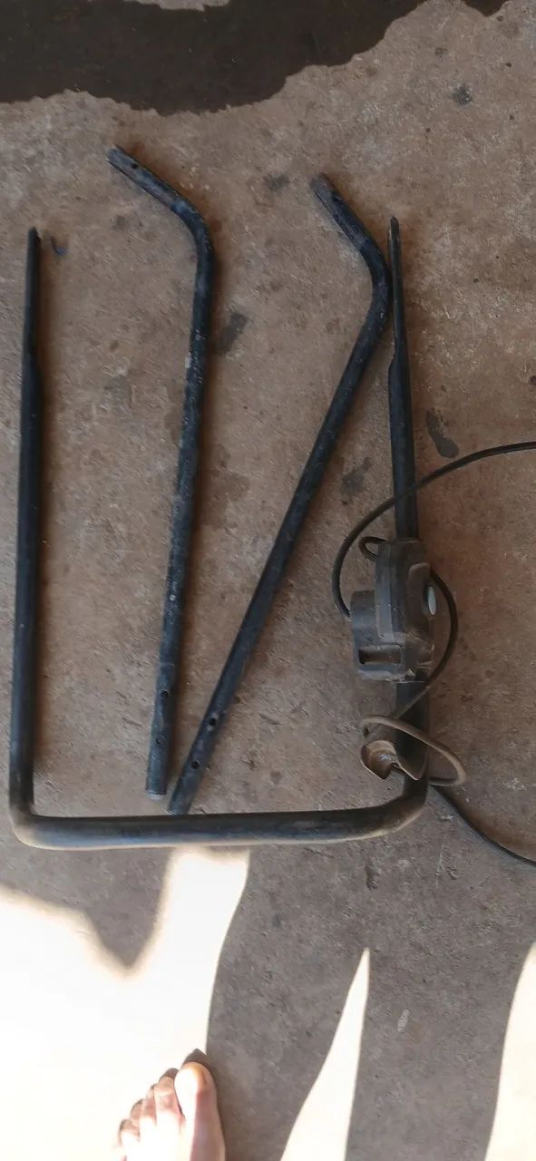 Braço de carrinho de grama