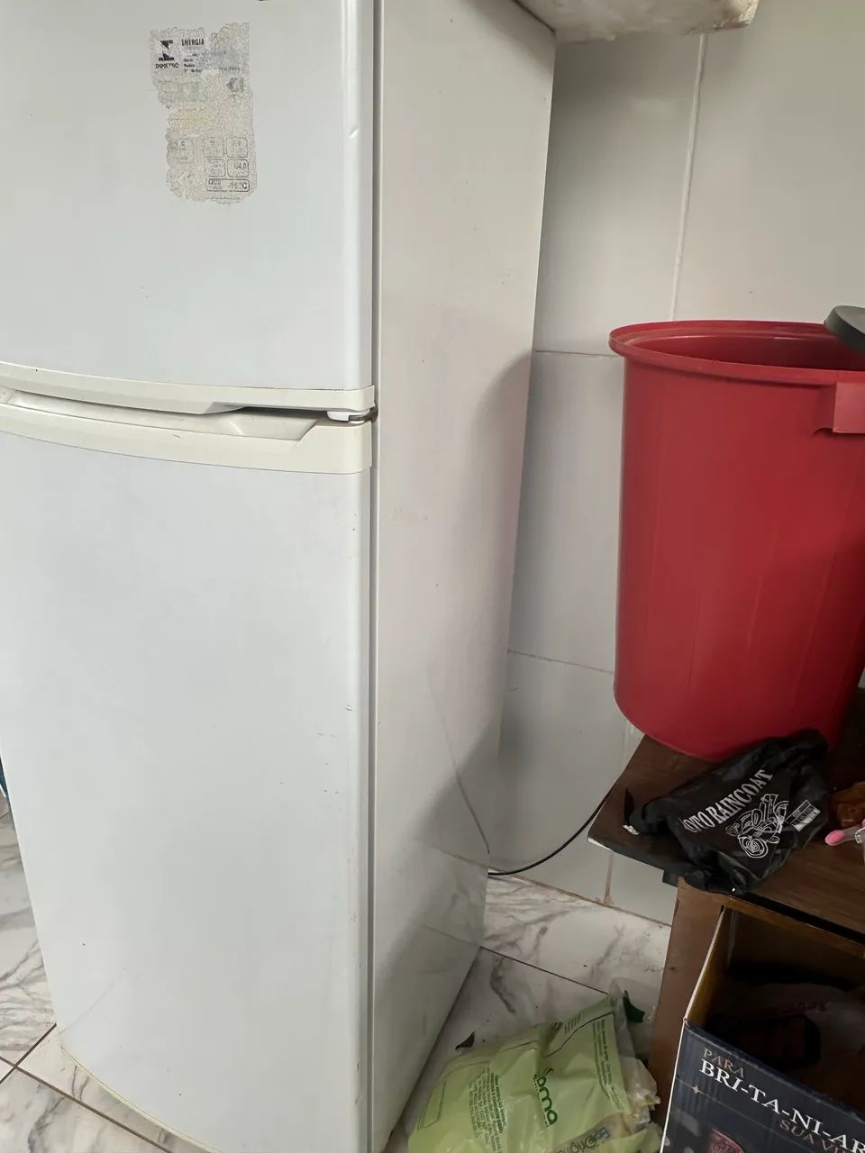 Geladeira semi nova 