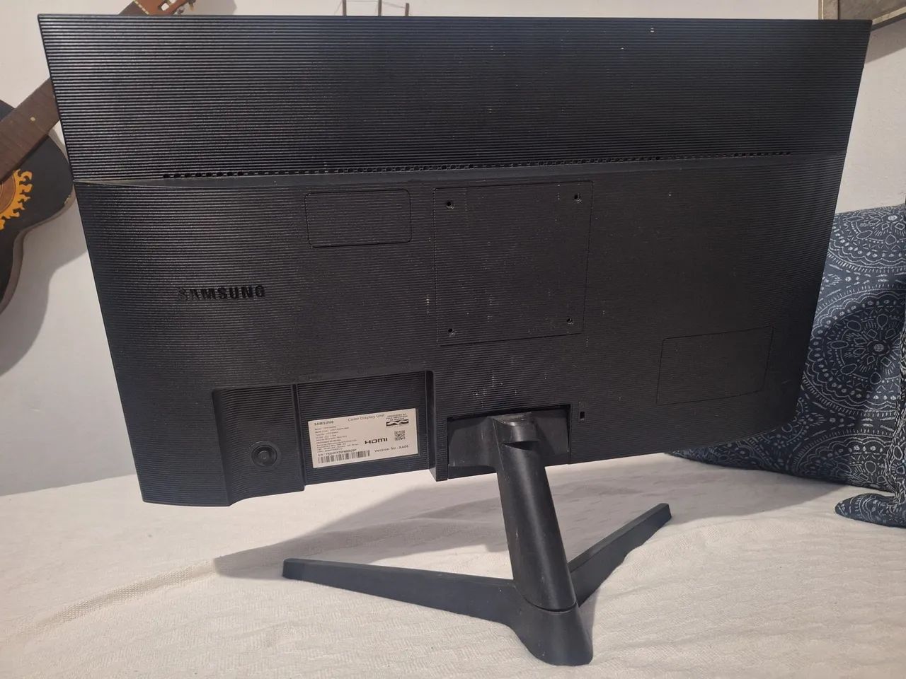 Monitor Samsung 24' com Defeito na tela devido a queda. - Foto 2