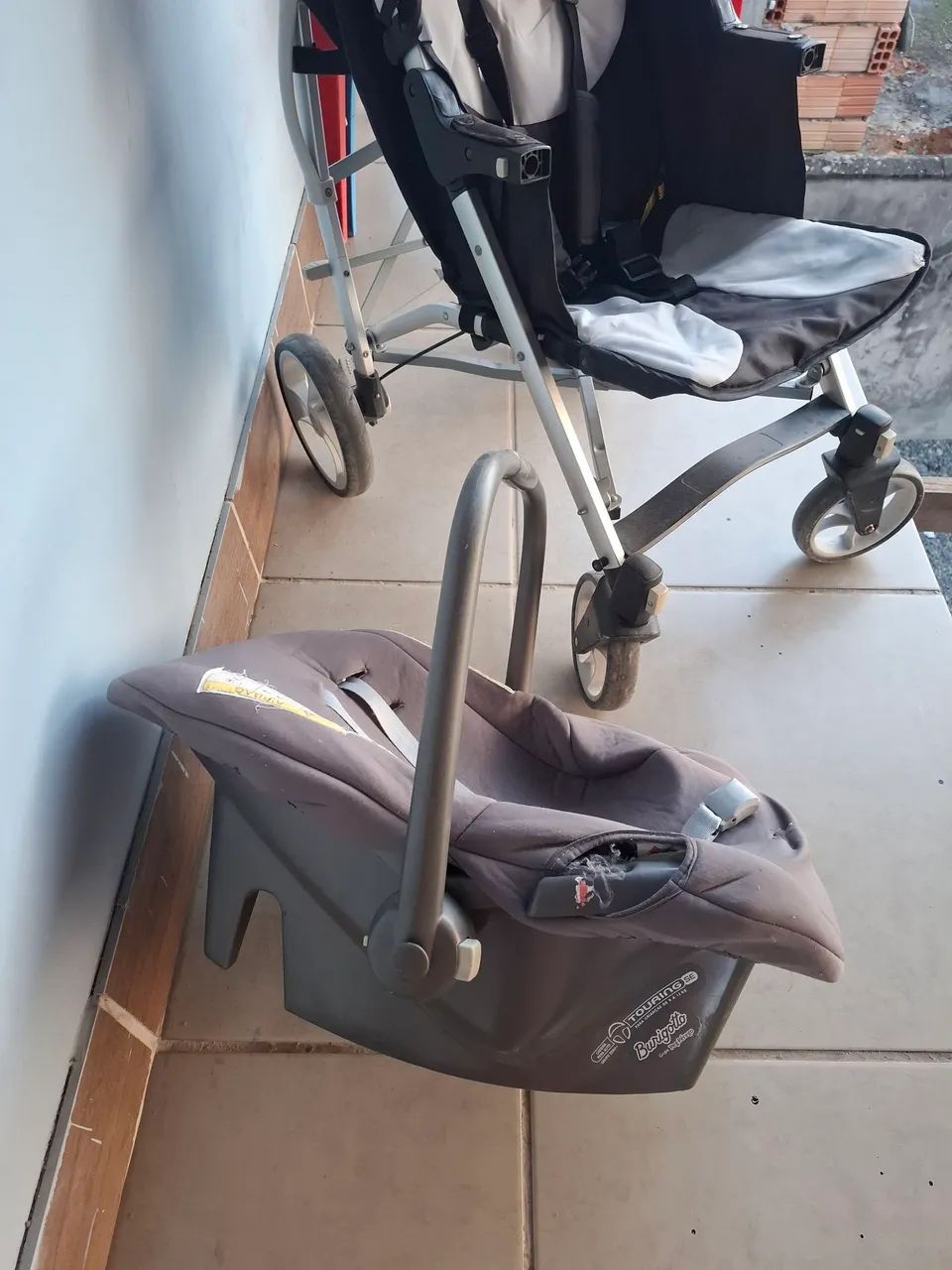Vende-se carrinho e bebê conforto em ótimo estado. - Foto 5