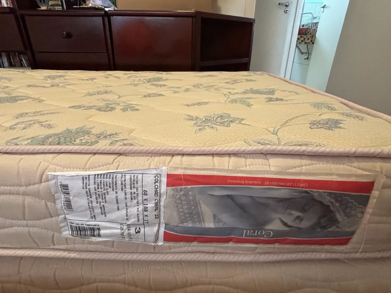 Vendo 2 camas box de solteiro com 2 colchões  - Foto 5