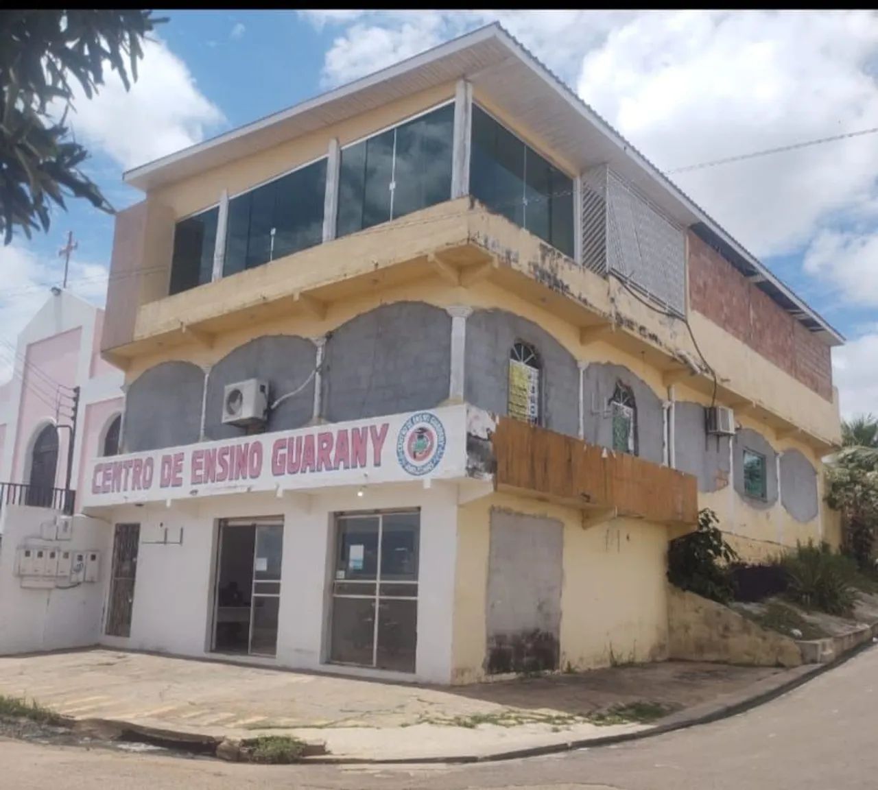 Alugo prédio em Manacapuru para fins comerciais 