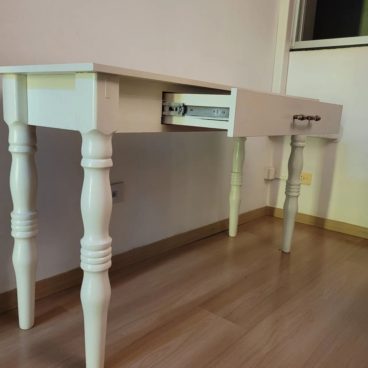Mesa com gaveta - Foto 2