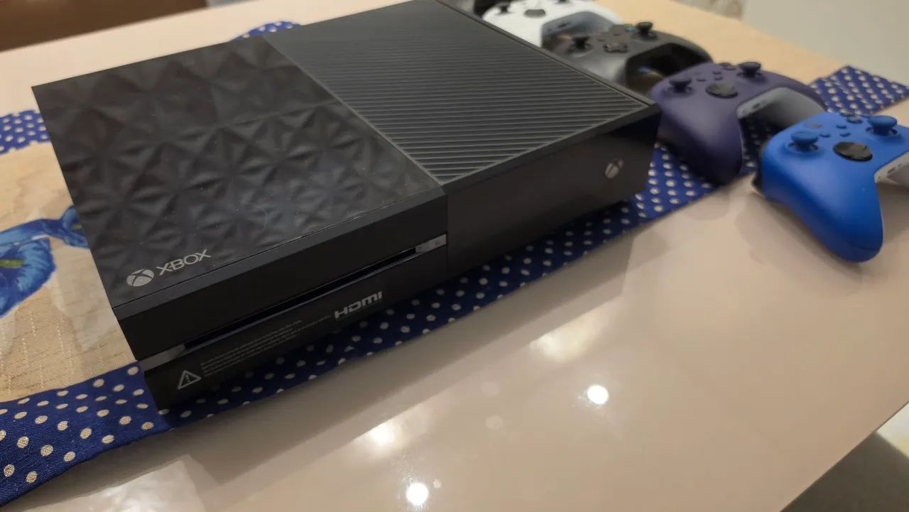 X Box One + Controles + Jogos - Foto 3