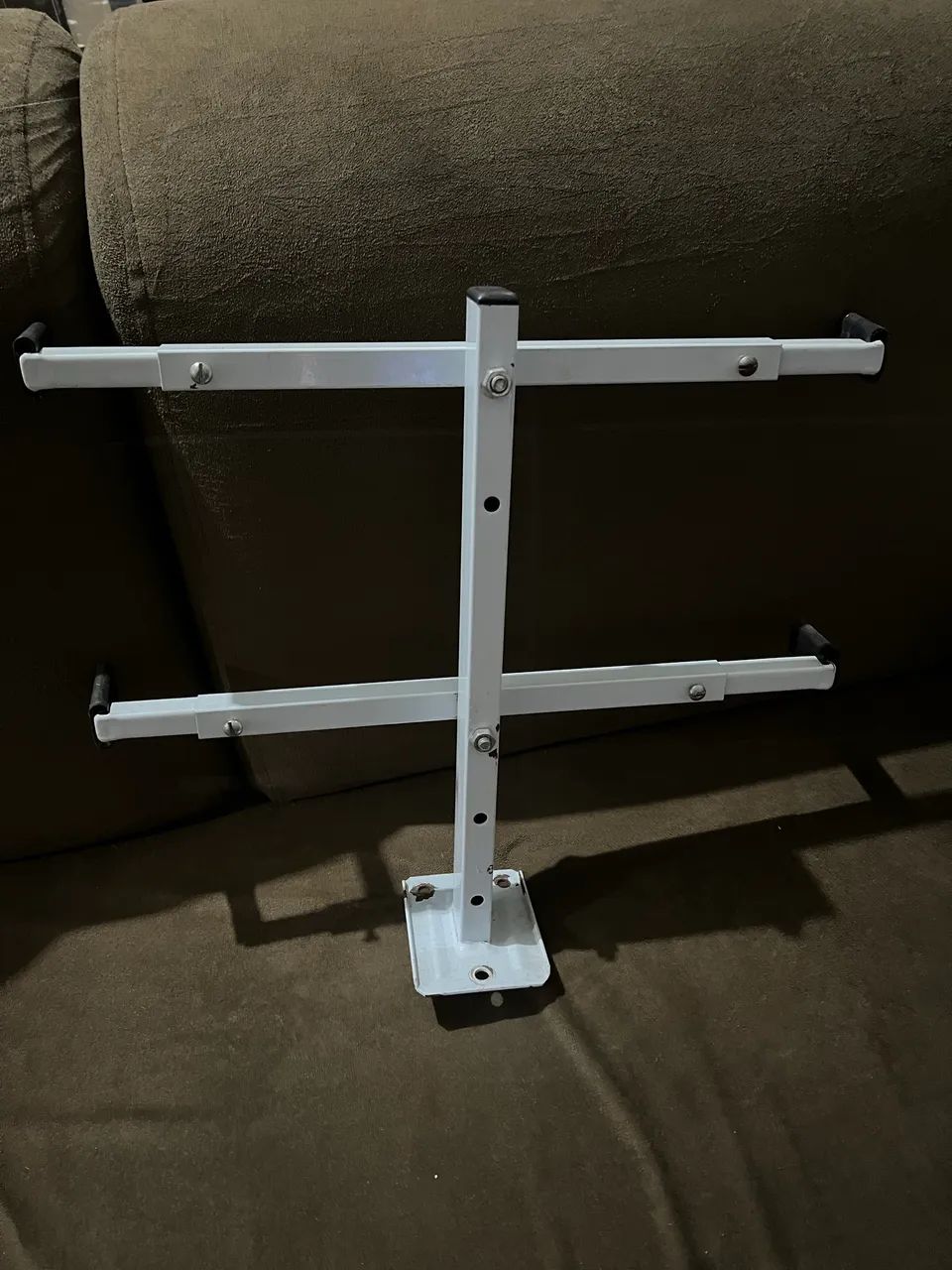 Vendo suporte de microondas,regulável e semi-novo