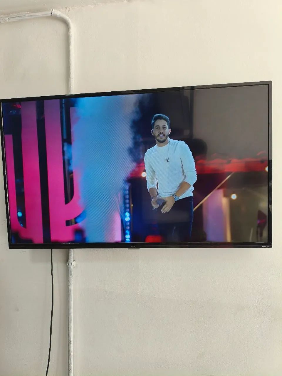 Smart TV TCL 43" LED Roku TV - Foto 2