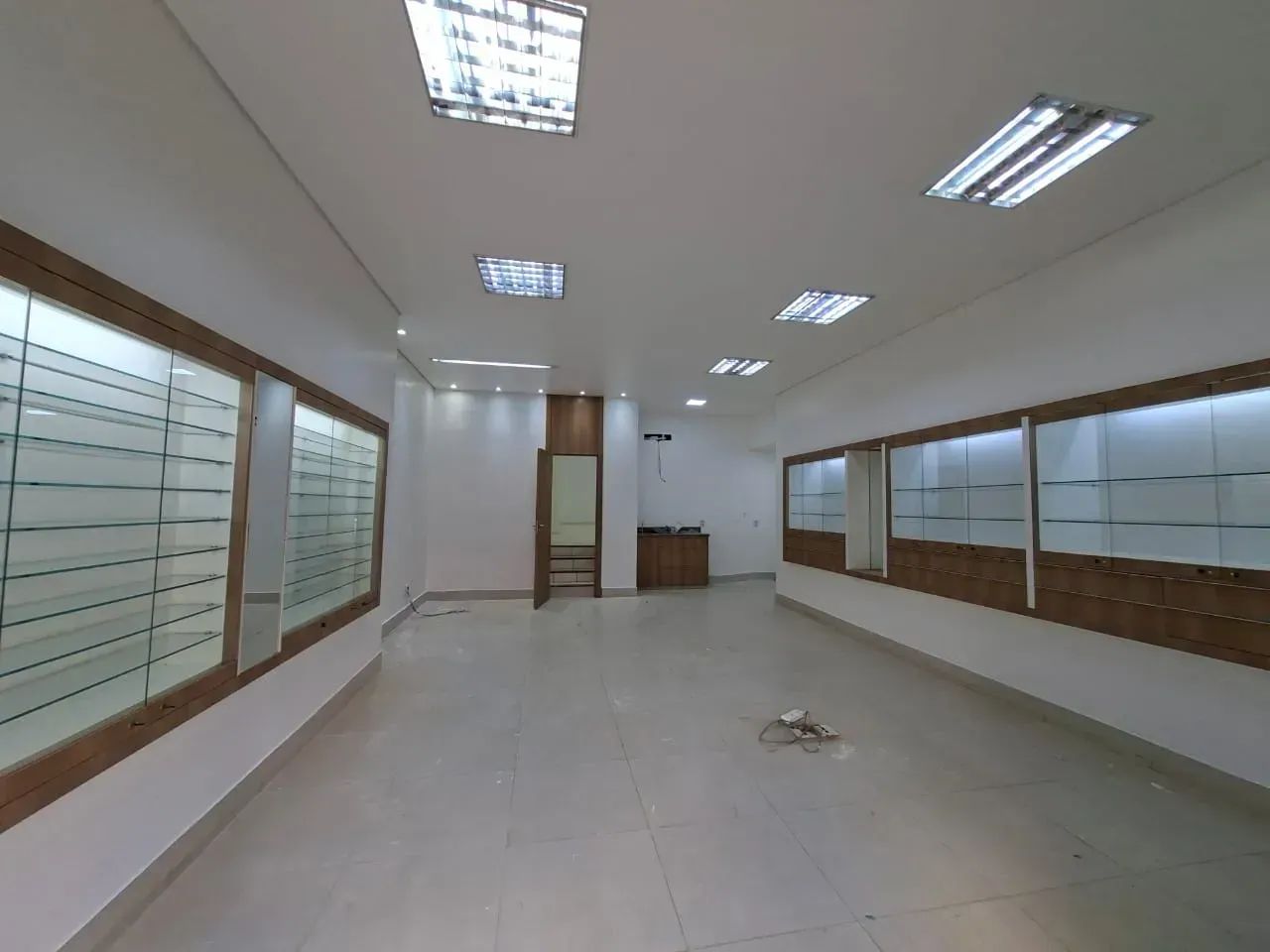 Imóvel para aluguel possui 100 metros quadrados em Centro - Anápolis - GO - Foto 2