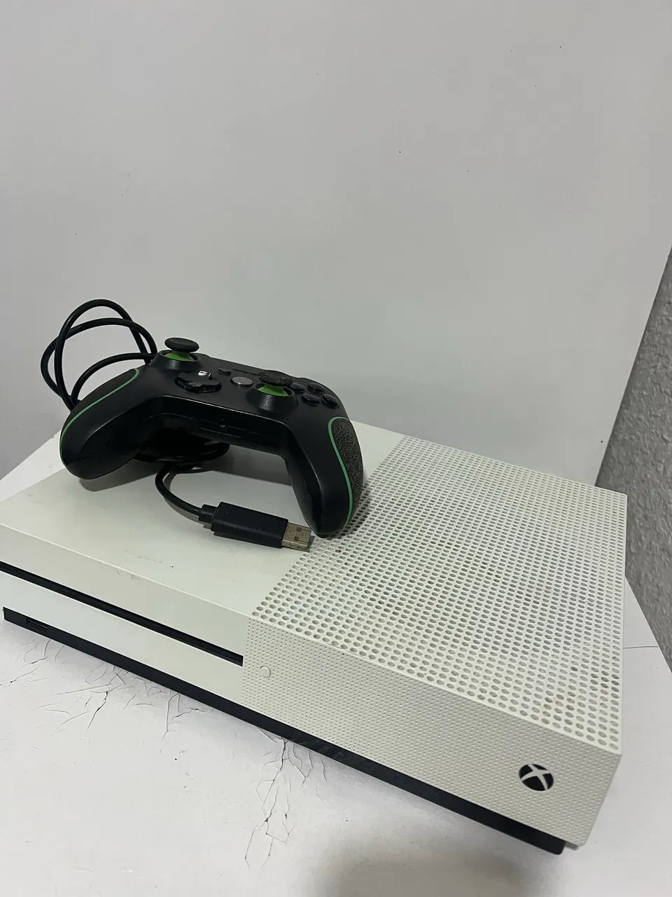 XBOX ONE S 1TB - COM DEFEITO 