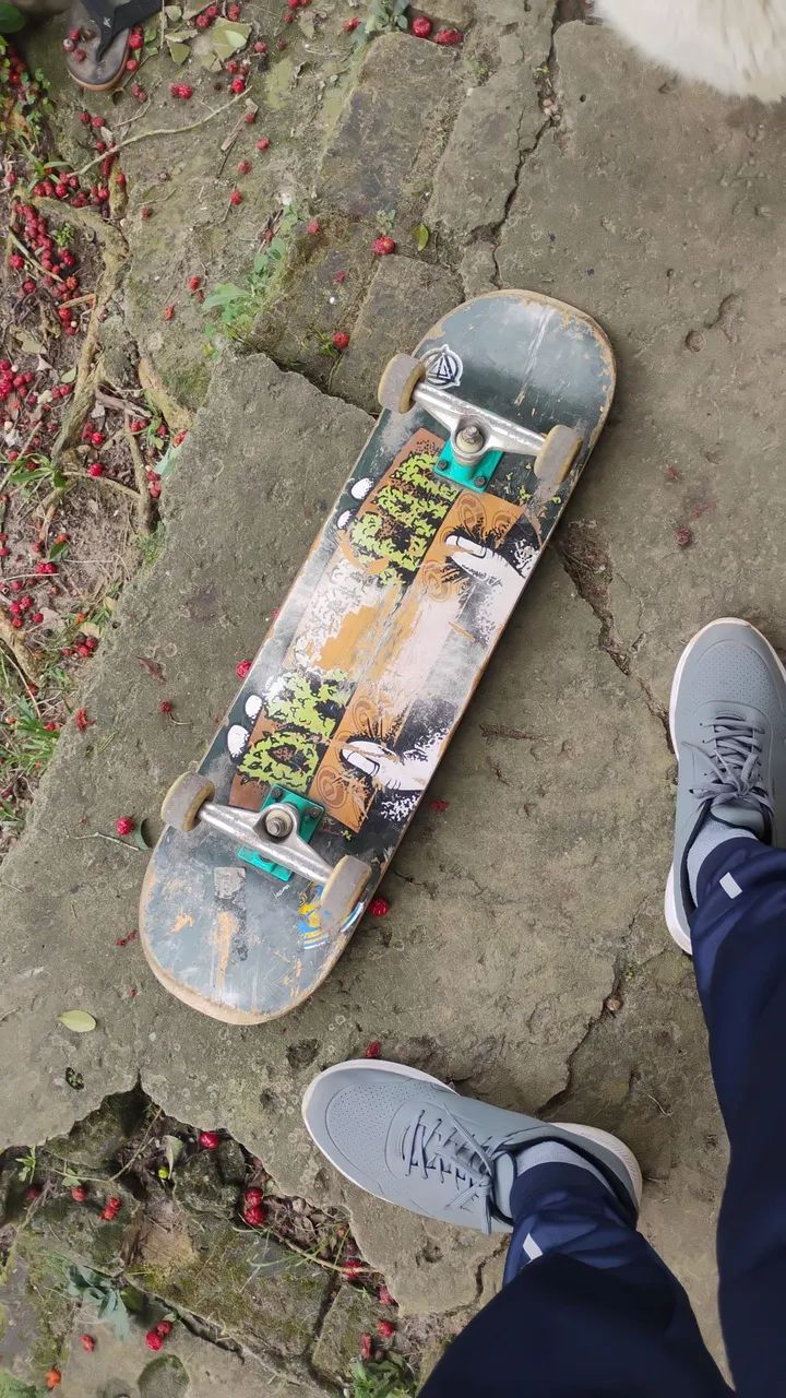 Skate red bones