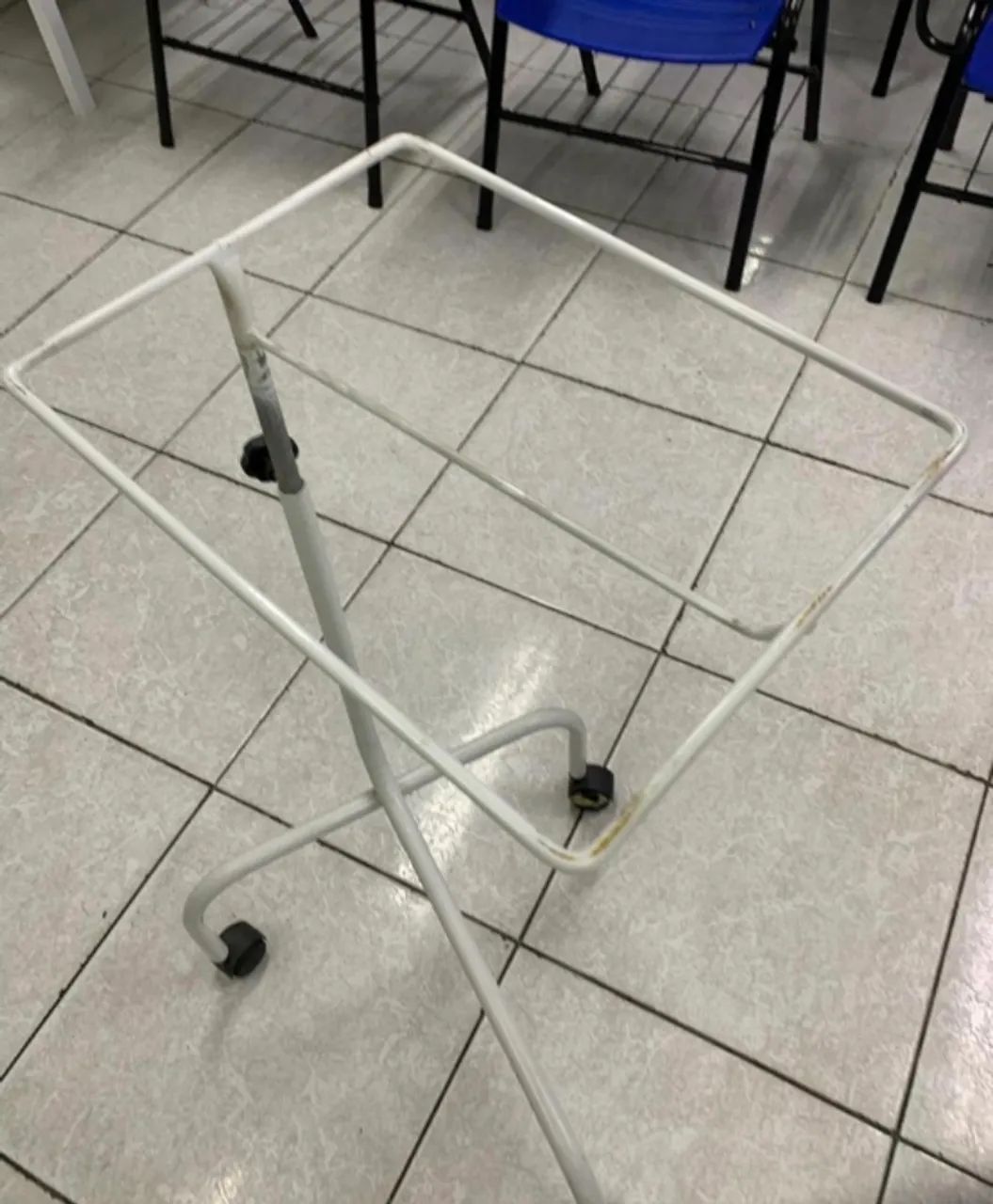 Suporte auxiliar com bandeja  - Foto 3