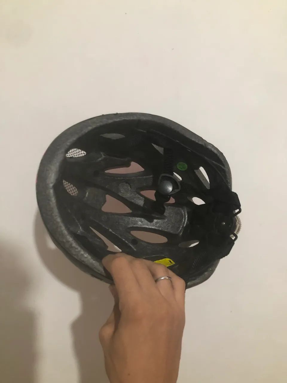 Capacete Absolute Nero - Preto e Rosa - Ótimo estado! - Foto 5