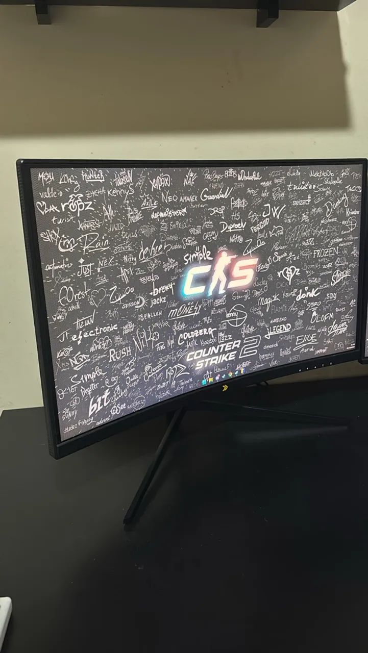 MONITOR CURVO 180HZ, 24 POLEGADAS. SEM DEFEITOS.  - Foto 2