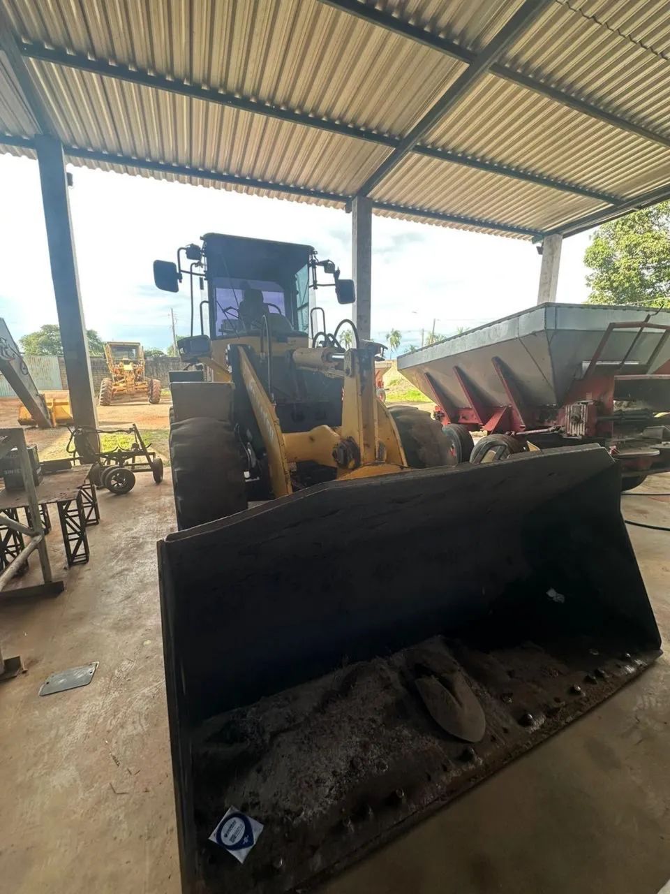 Máquina Pá Carregadeira Komatsu WA200-5 - Foto 2