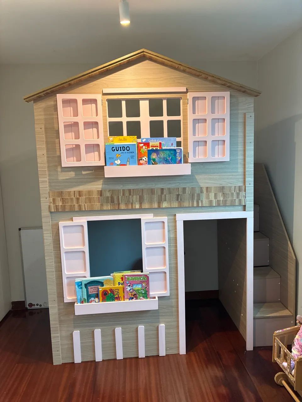 Casa de brinquedos com cama - Foto 2