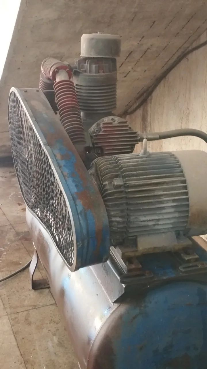 Compressor 350L em perfeito estado  - Foto 4