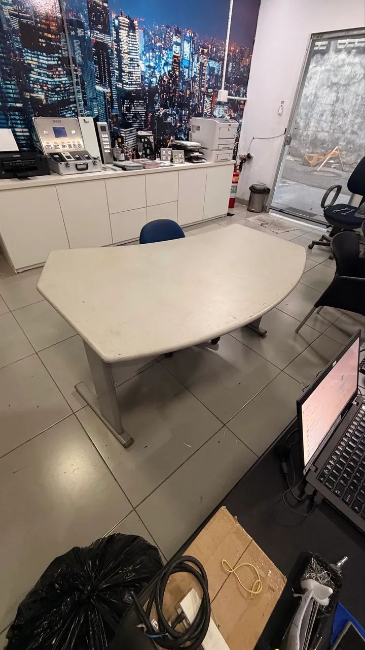 Mesa de escritório com gaveta - Foto 3