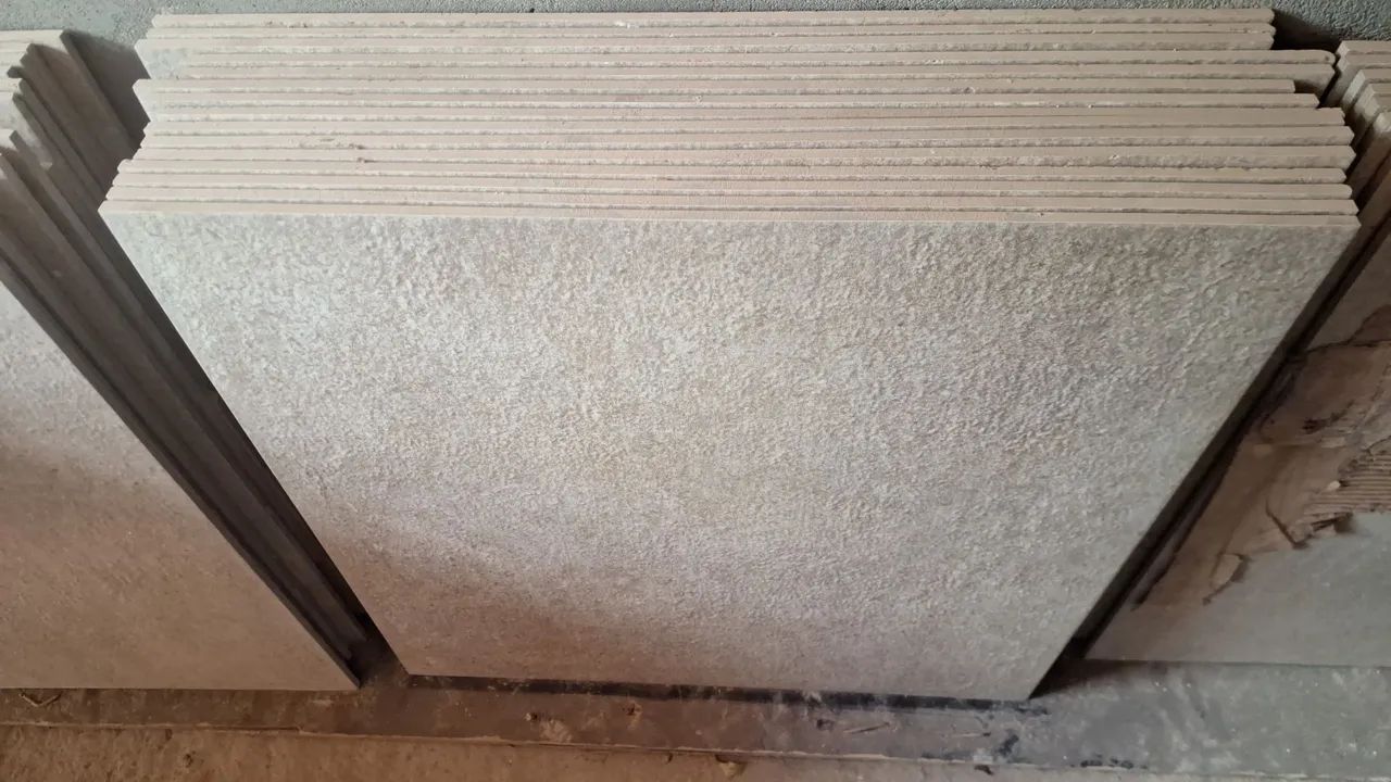 Piso porcelanato externo ou interno 