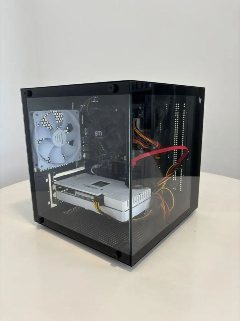 PC gamer xeon e3 1225 v2 + rx 6500 xt