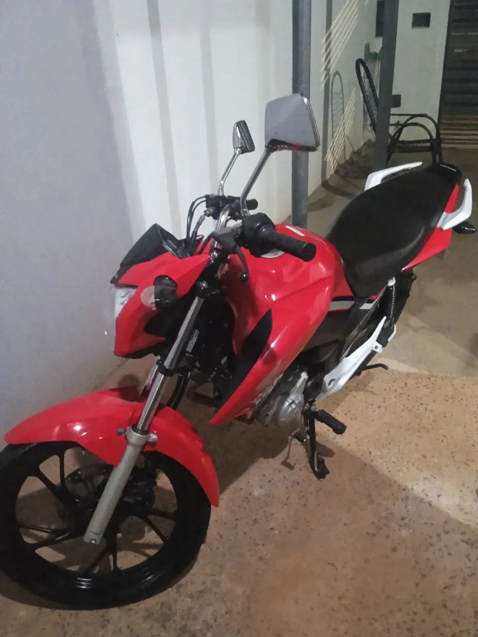 Titan 160