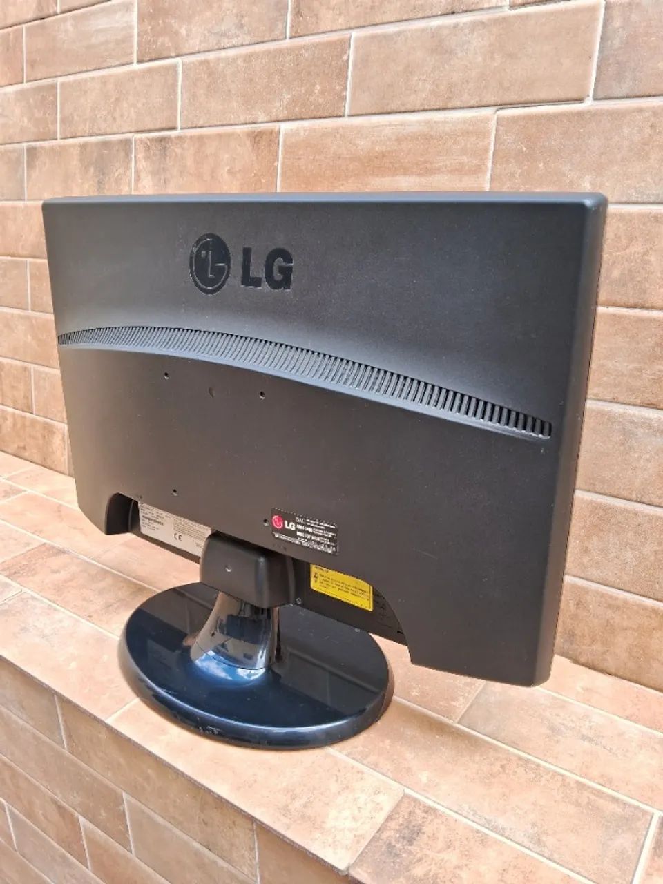 Monitor LG para Retirada de Peças - Foto 2