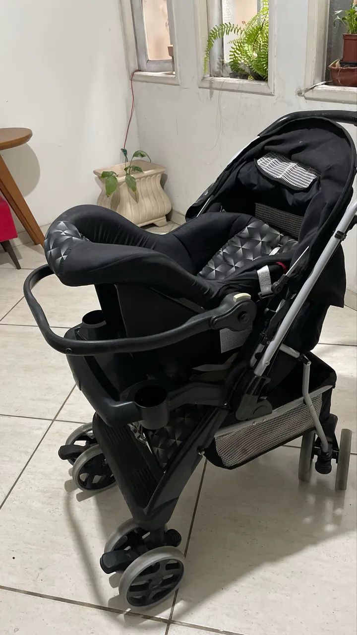 Carrinho de bebê + bebê conforto - perfeito estado - Foto 5