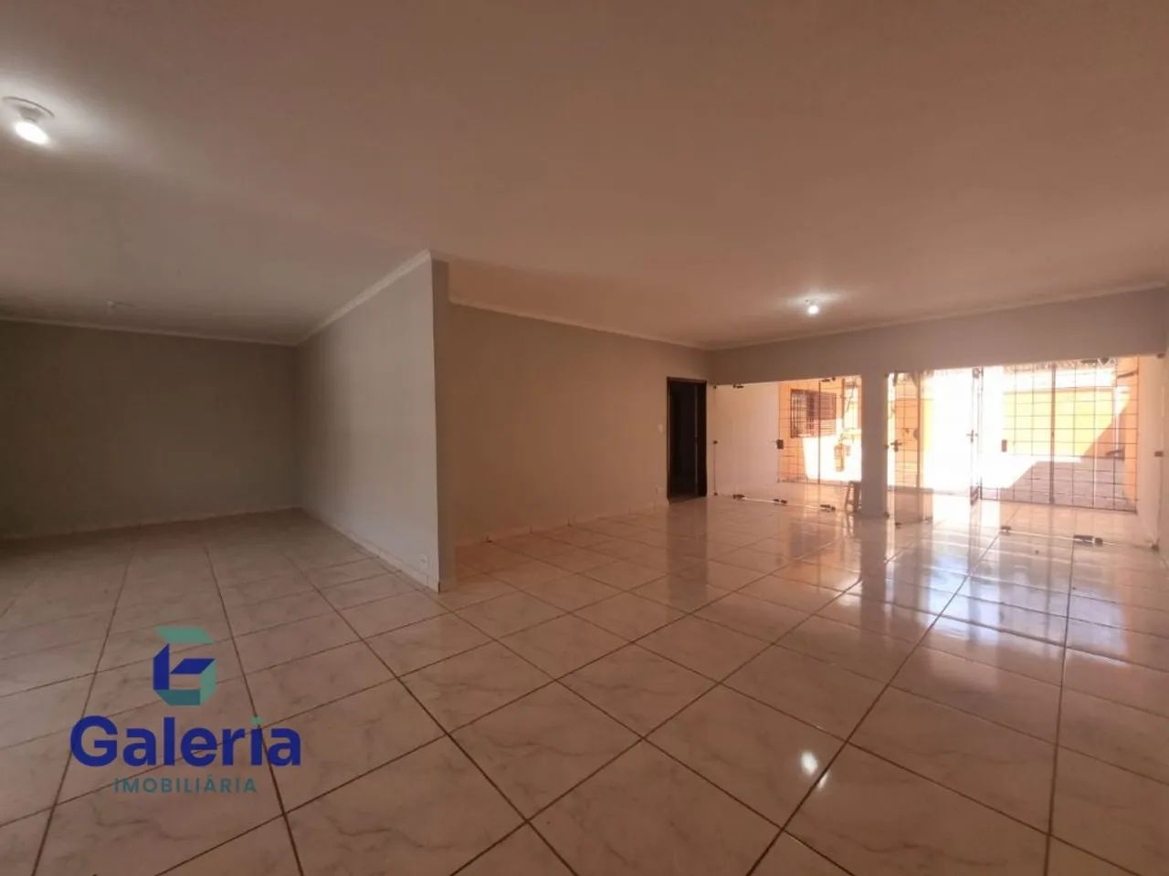Casa residencial/comercial com 3 quartos para alugar, 435m² - Ribeirânia - Foto 2