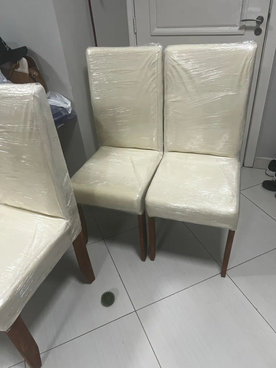 6 cadeiras novas  - Foto 3