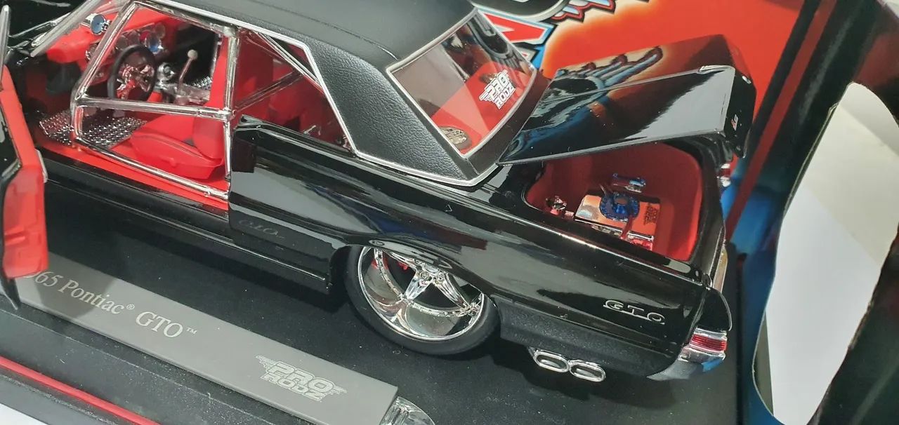 Pontiac GTO 1965 Série Pro-Rodz MAISTO 1:18<br>Maisto - Escala 1