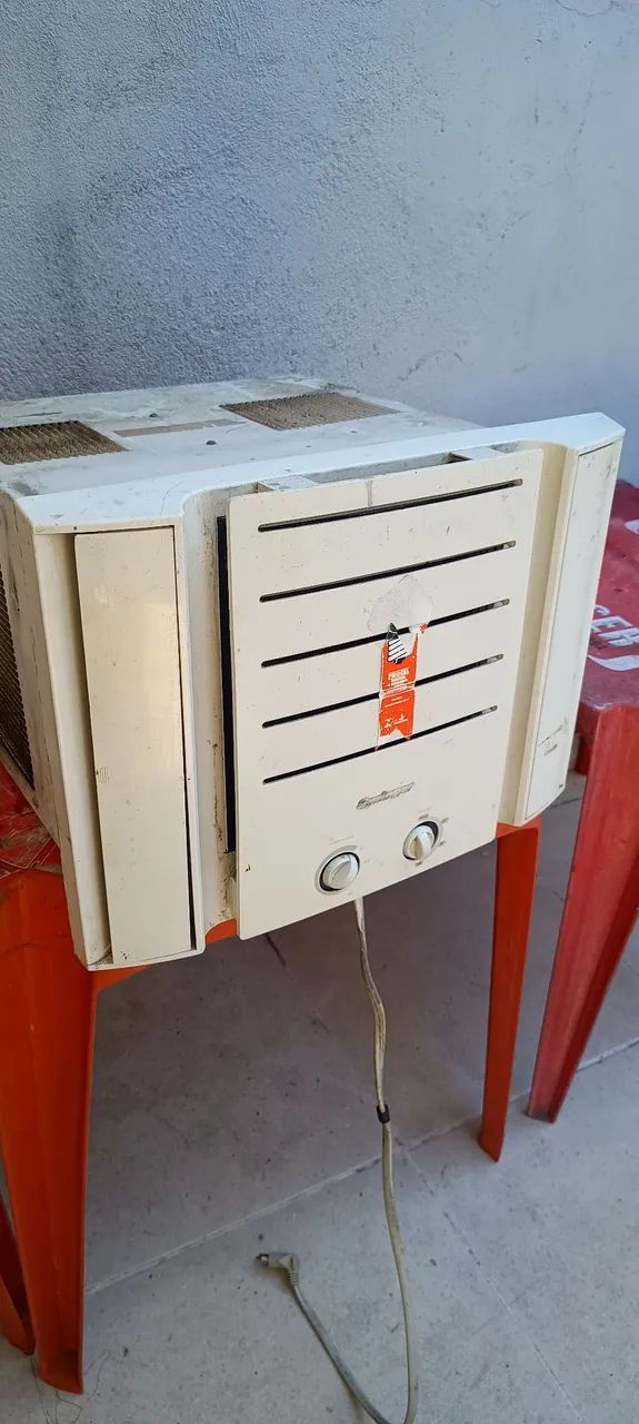Ar-condicionado funcionando perfeitamente. 7.000 BTUS - Foto 2