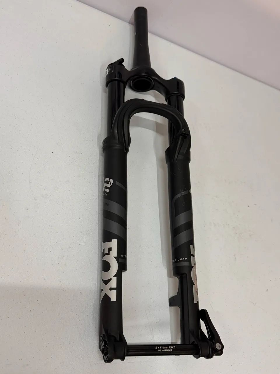 SUSPENSÃO FOX PERFORMANCE STEP-CAST 29 100 MM ESTADO ZERO 