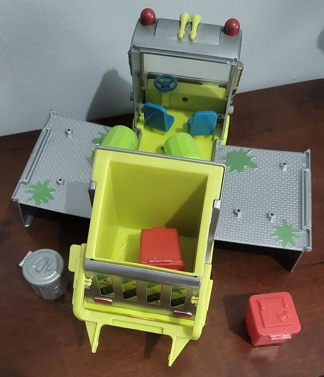 Caminhão de Lixo Trash Pack da marca DTC.  - Foto 4