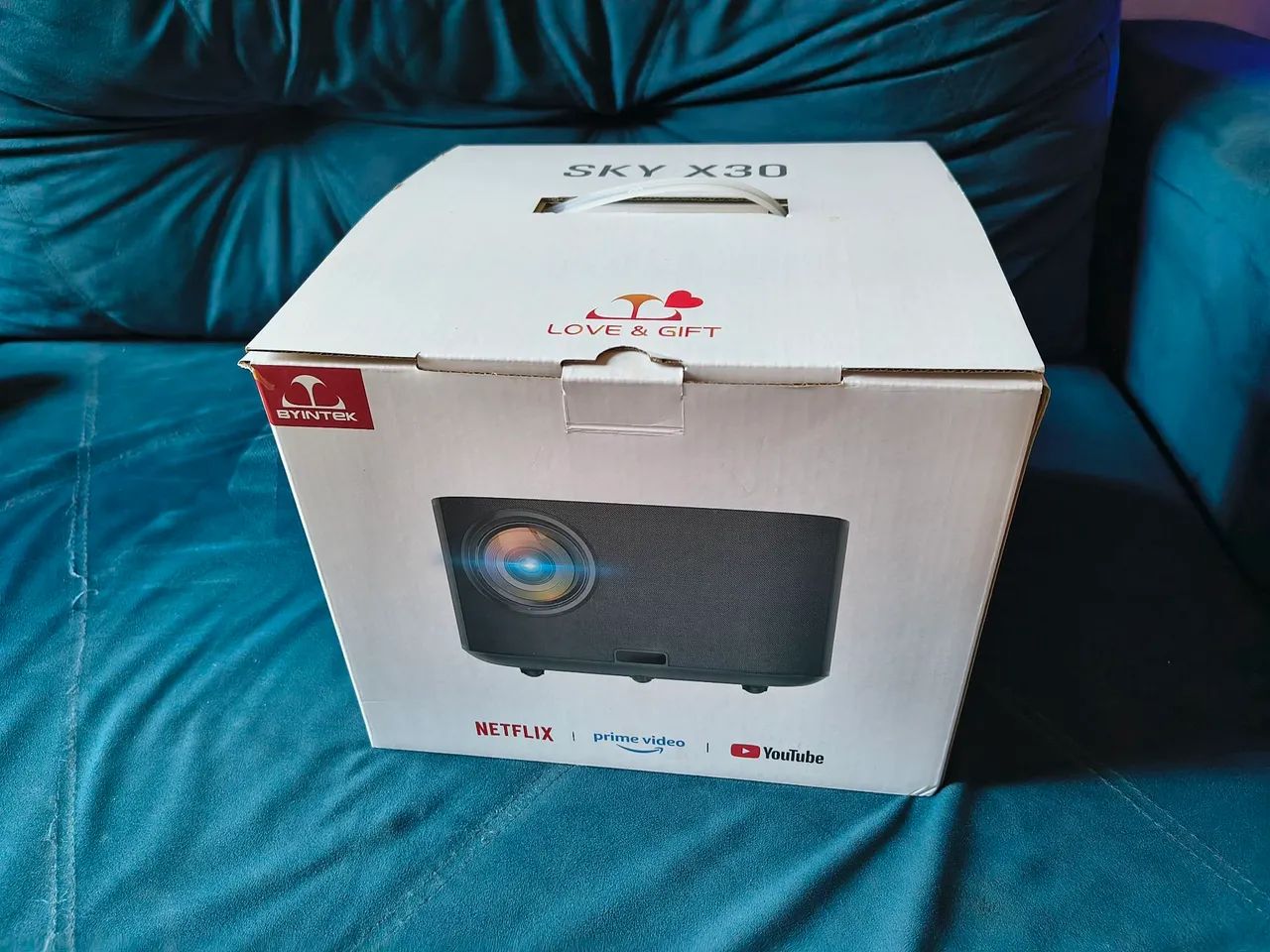 Projetor Byintek X30 - Impecável