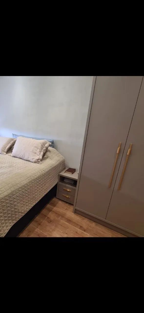 2 mesas de cabeceira