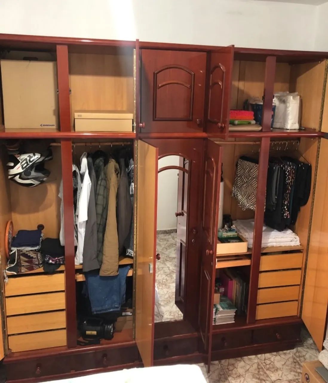 Guarda Roupa de Casal - Madeira Maciça Mogno - Foto 3