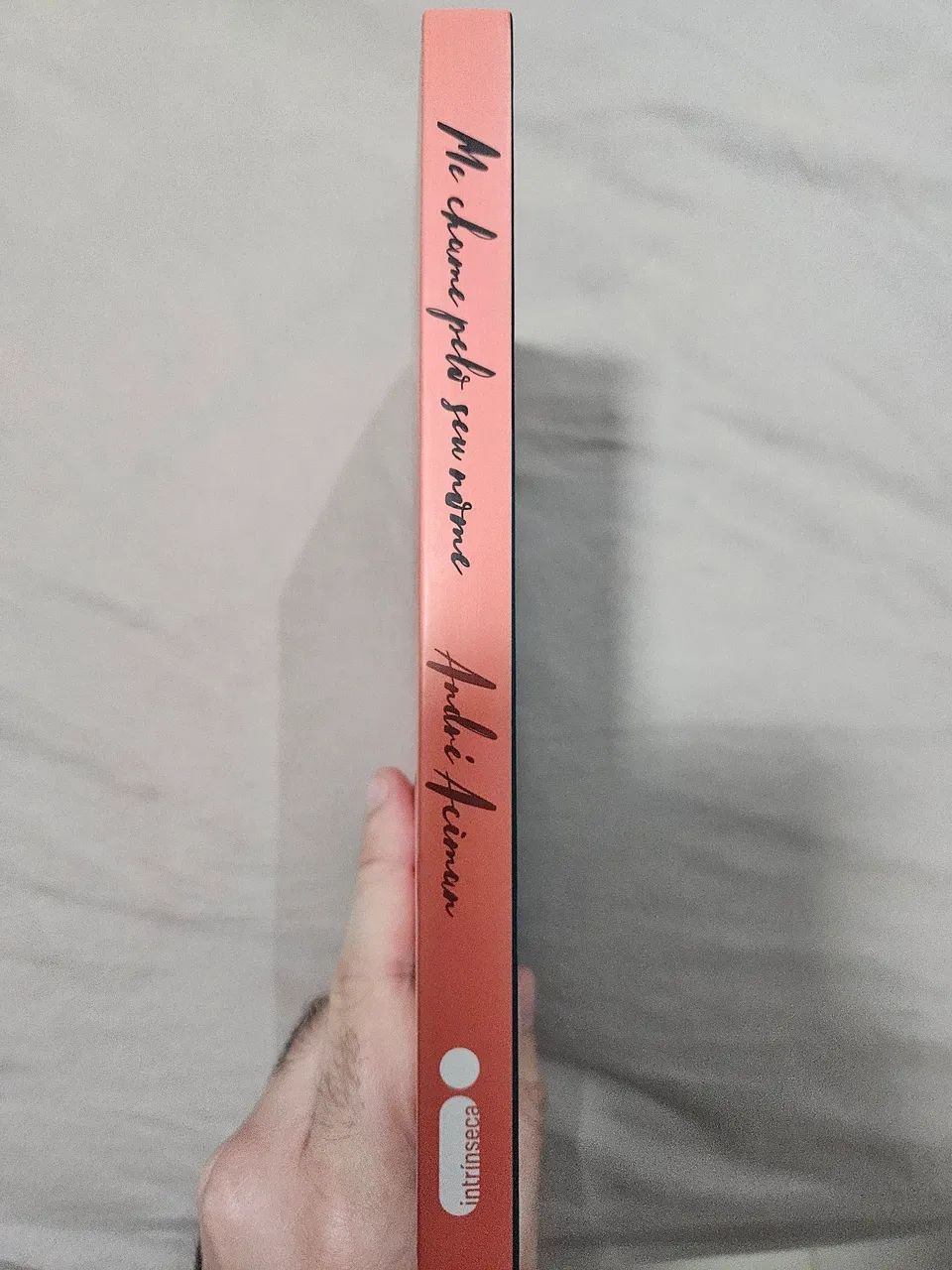 Livro Me Chame Pelo Seu Nome - Foto 2